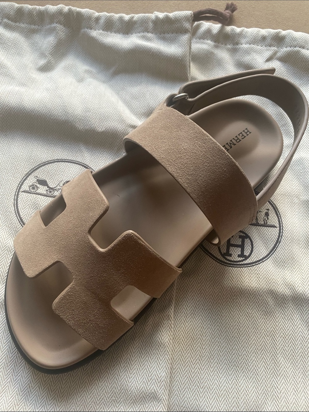 Women’s Hermes Genius Sandals in Beige Sable - Picture 6 of 12